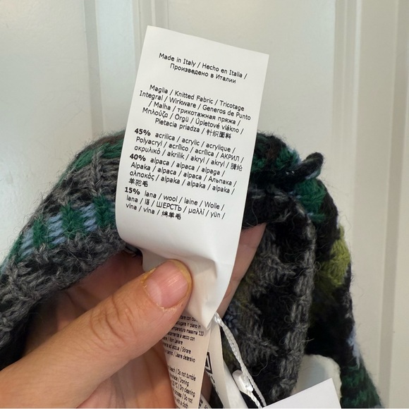 Weekend Max Mara Label-cut Bennie Hat with Pon Pon Size: OS Fall/ Winter/Holiday - Picture 12 of 13